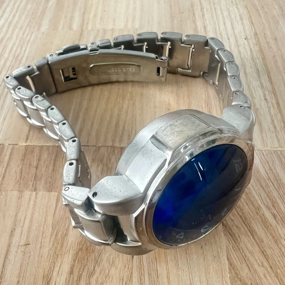 Fossil brand model